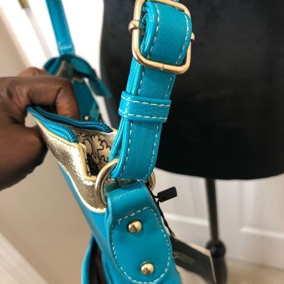 NWTCowgirl Trendy teal pineapple crossbody bag with adjustable strap - Picture 9 of 16